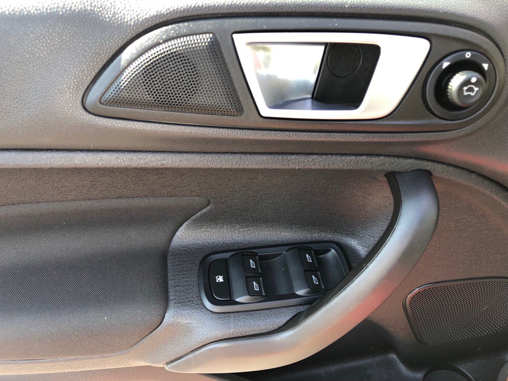 2016 Ford Fiesta Image 16