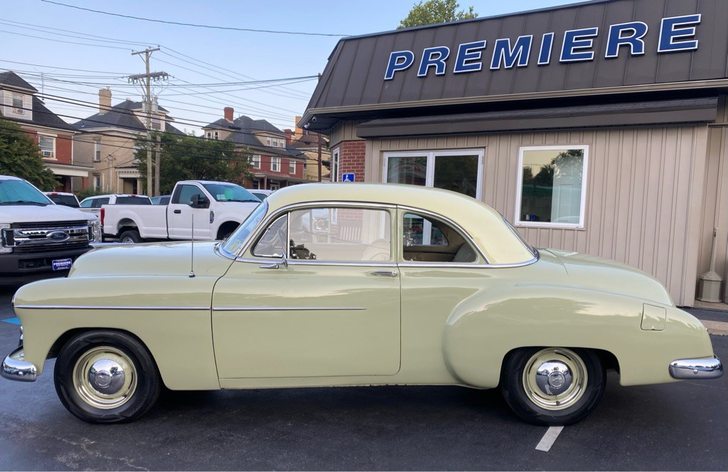 1949 Chevrolet Coupe Image 2