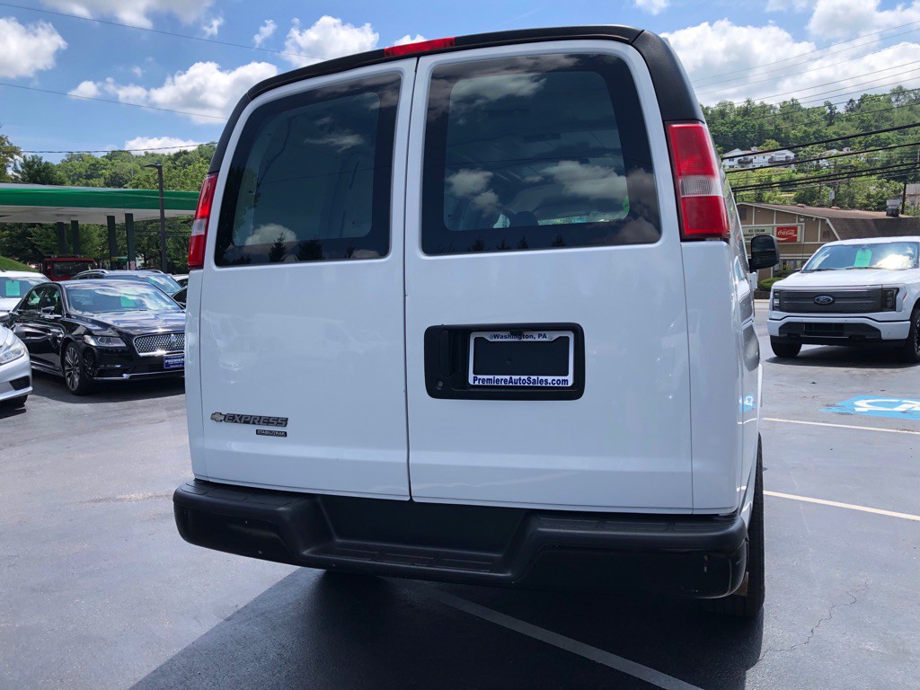 2016 Chevrolet Express Image 4