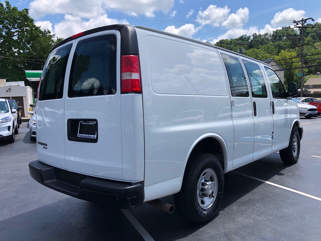2016 Chevrolet Express Image 5