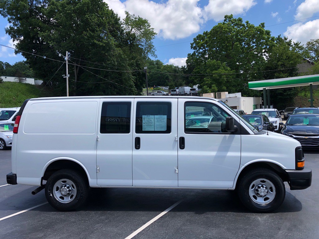 2016 Chevrolet Express Image 6