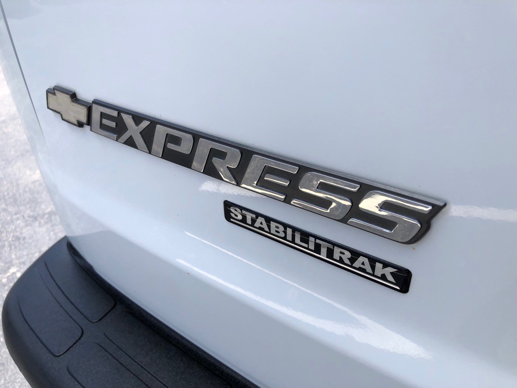 2016 Chevrolet Express Image 15