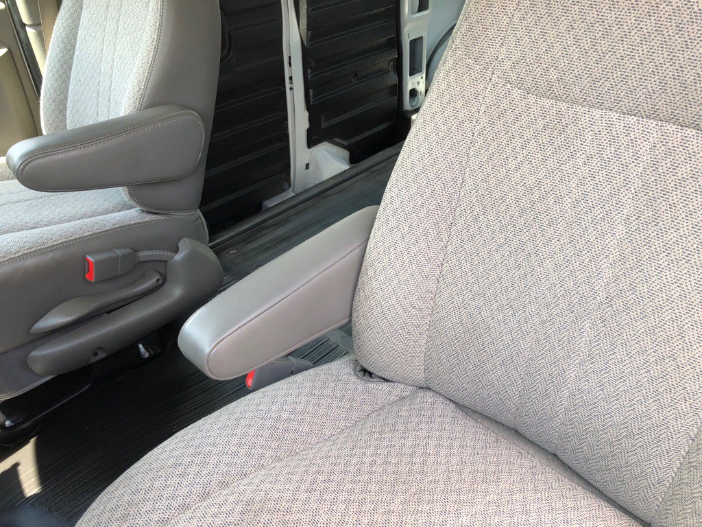 2016 Chevrolet Express Image 18