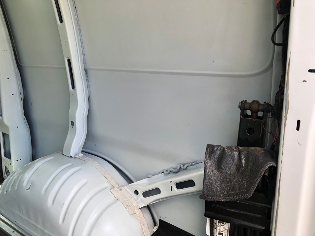 2016 Chevrolet Express Image 21
