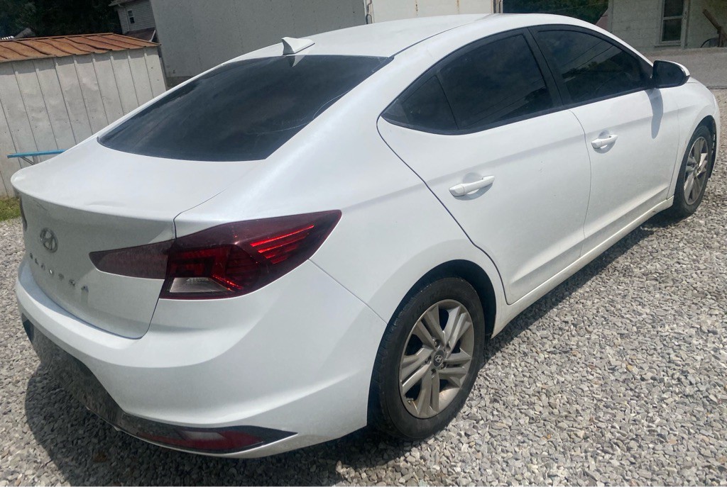 2019 Hyundai Elantra Image 2
