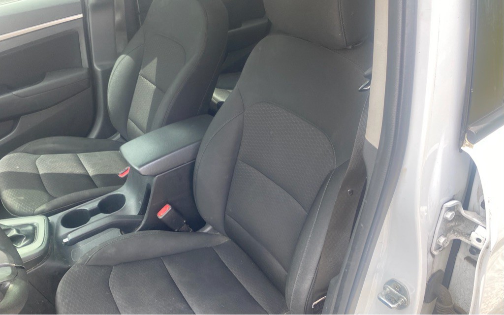 2019 Hyundai Elantra Image 3