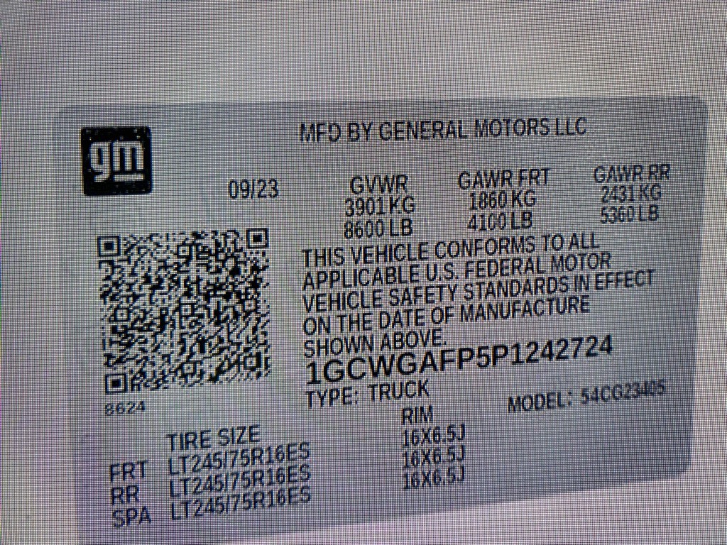 2023 Chevrolet Express Image 4