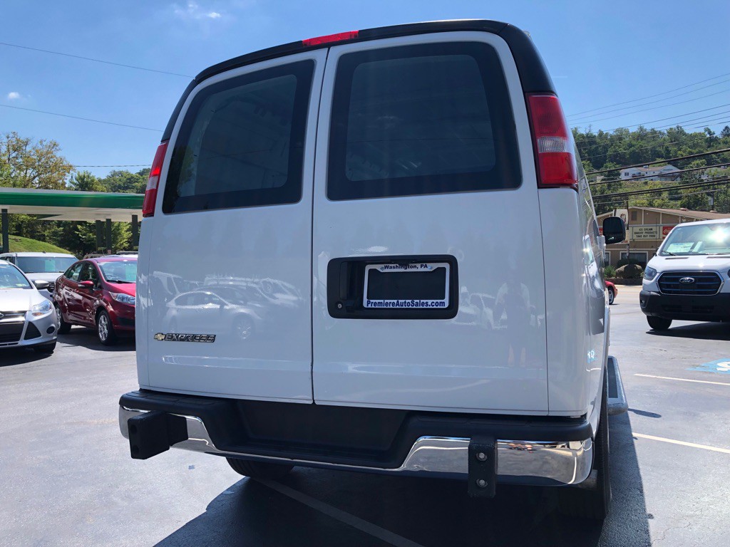 2023 Chevrolet Express Image 4