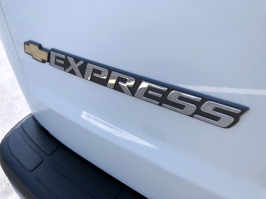 2023 Chevrolet Express Image 15