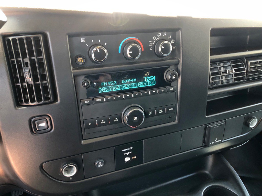 2023 Chevrolet Express Image 27