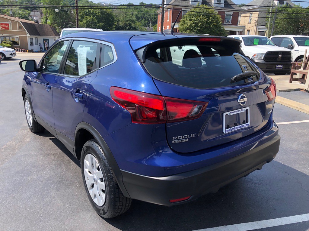 2018 Nissan Rogue Image 3