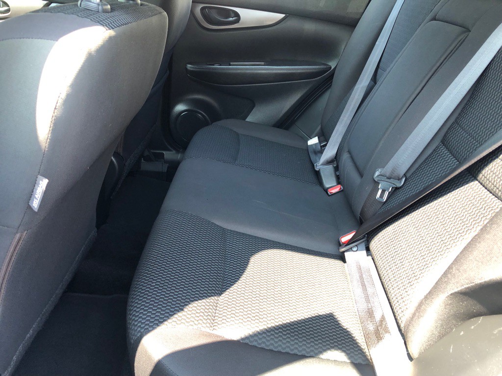2018 Nissan Rogue Image 19