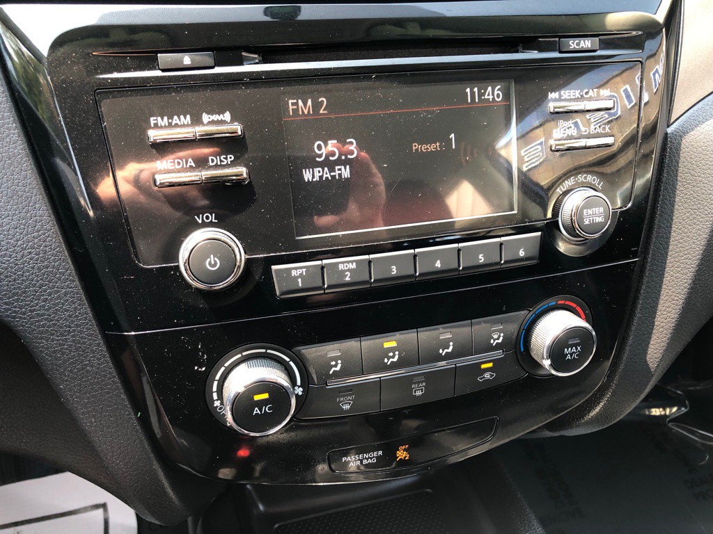 2018 Nissan Rogue Image 25