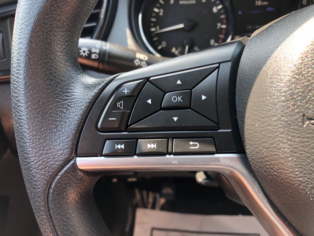 2018 Nissan Rogue Image 30