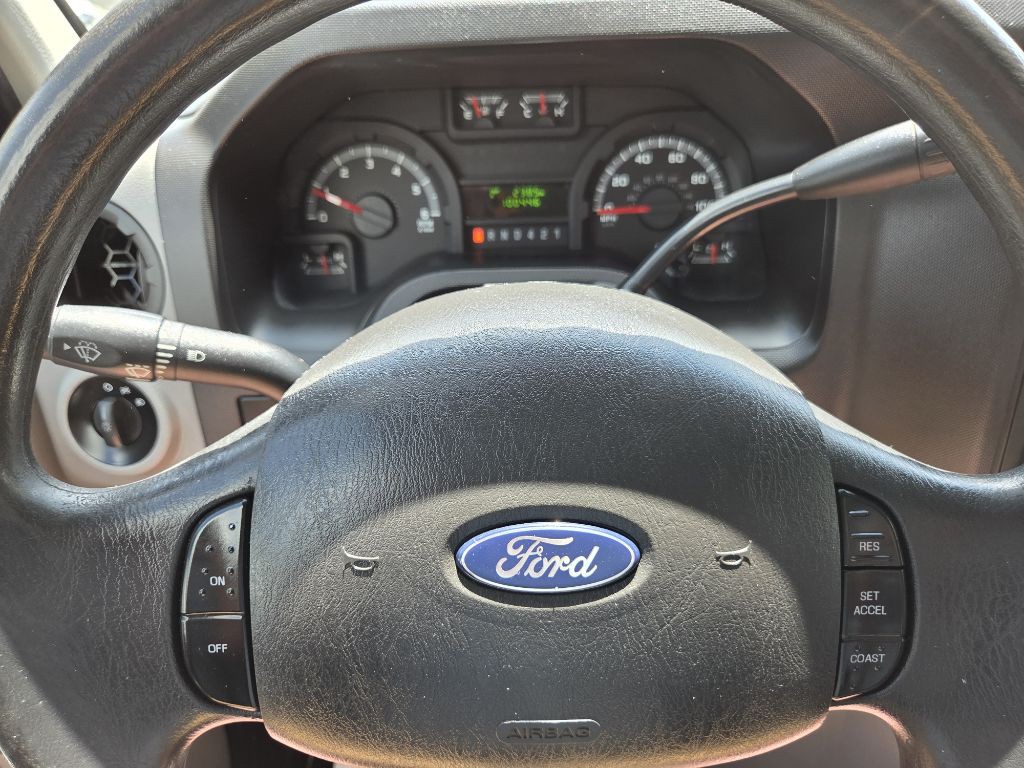 2016 Ford Econoline Image 24