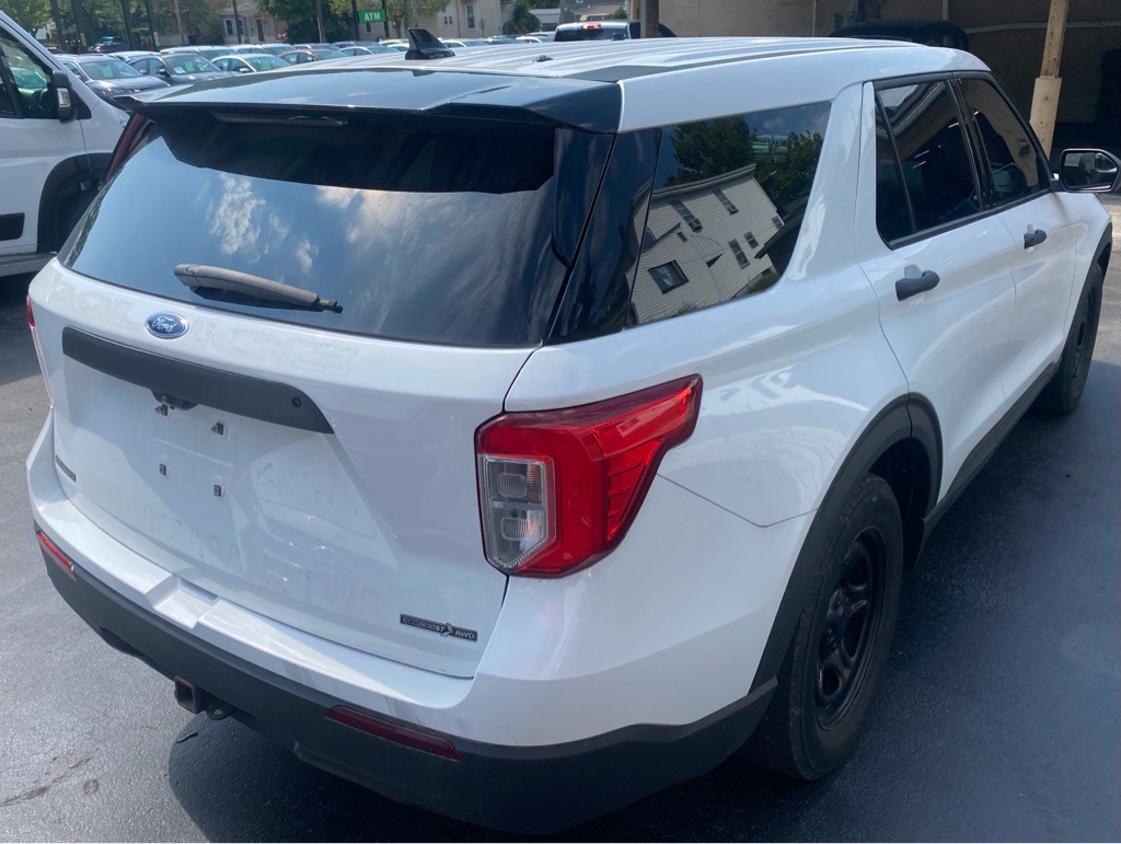 2020 Ford Explorer Image 2