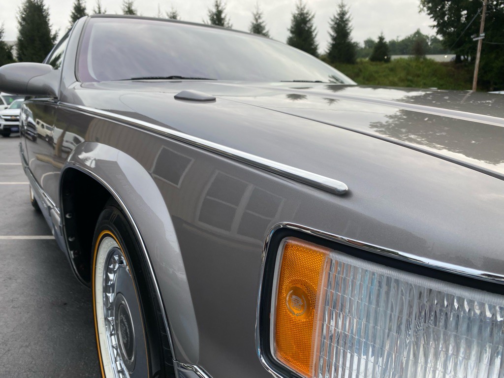 1996 Cadillac Fleetwood Image 20