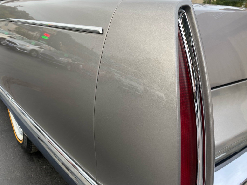 1996 Cadillac Fleetwood Image 34