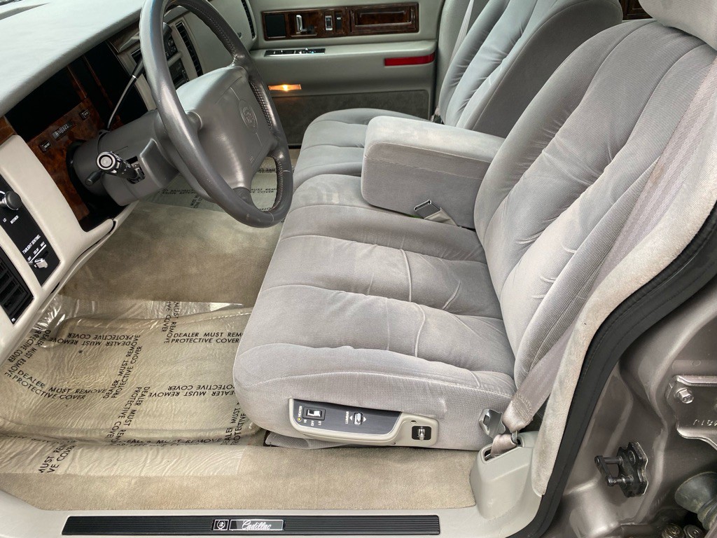 1996 Cadillac Fleetwood Image 60