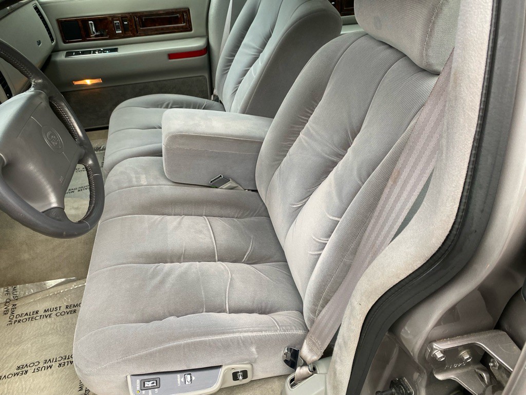 1996 Cadillac Fleetwood Image 61