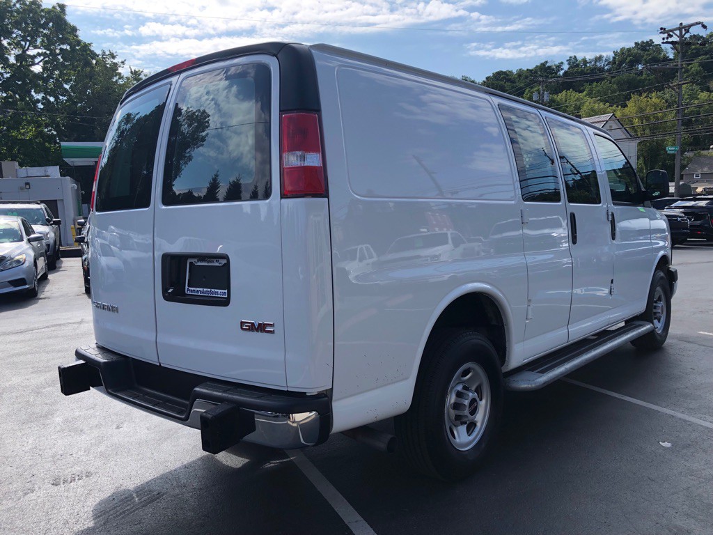 2023 GMC Savana Image 5