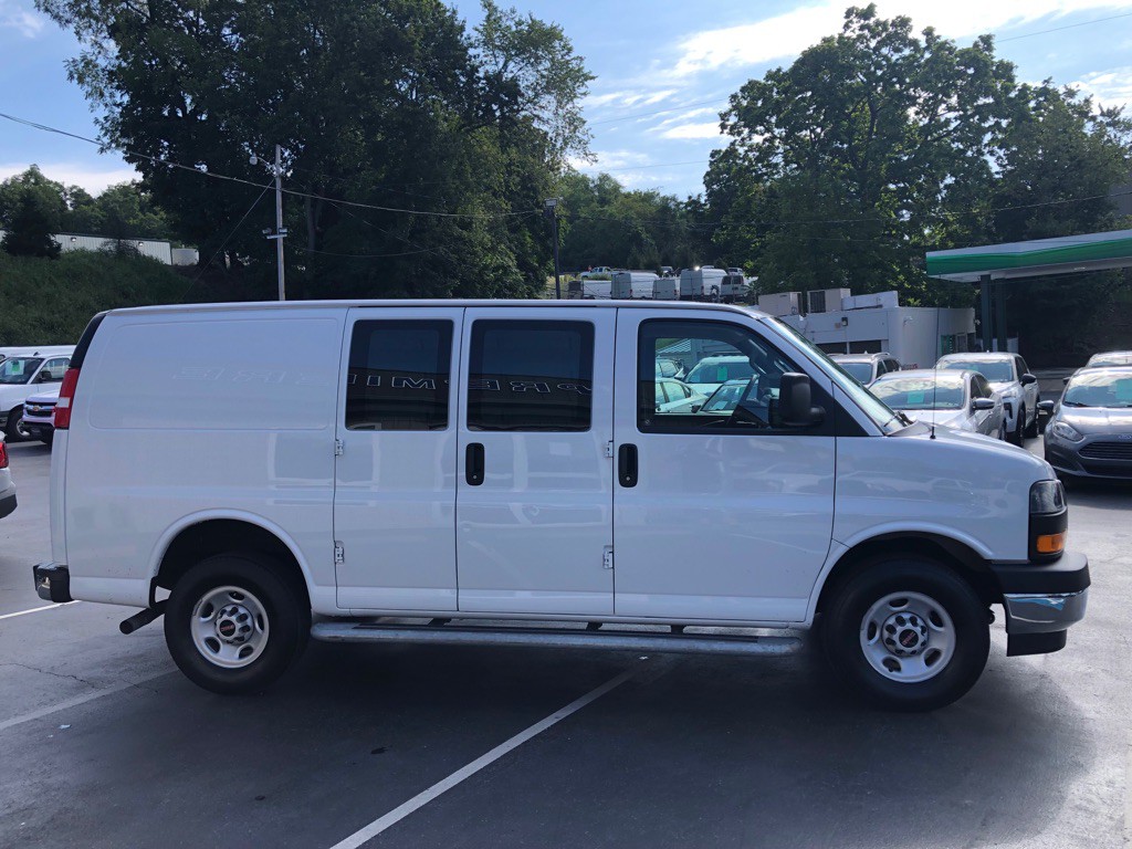 2023 GMC Savana Image 6