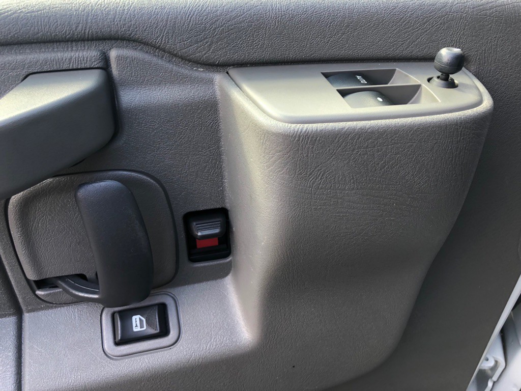 2023 GMC Savana Image 17
