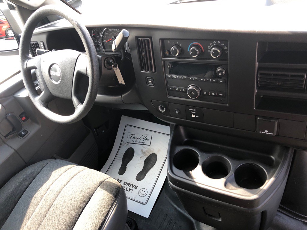 2023 GMC Savana Image 26