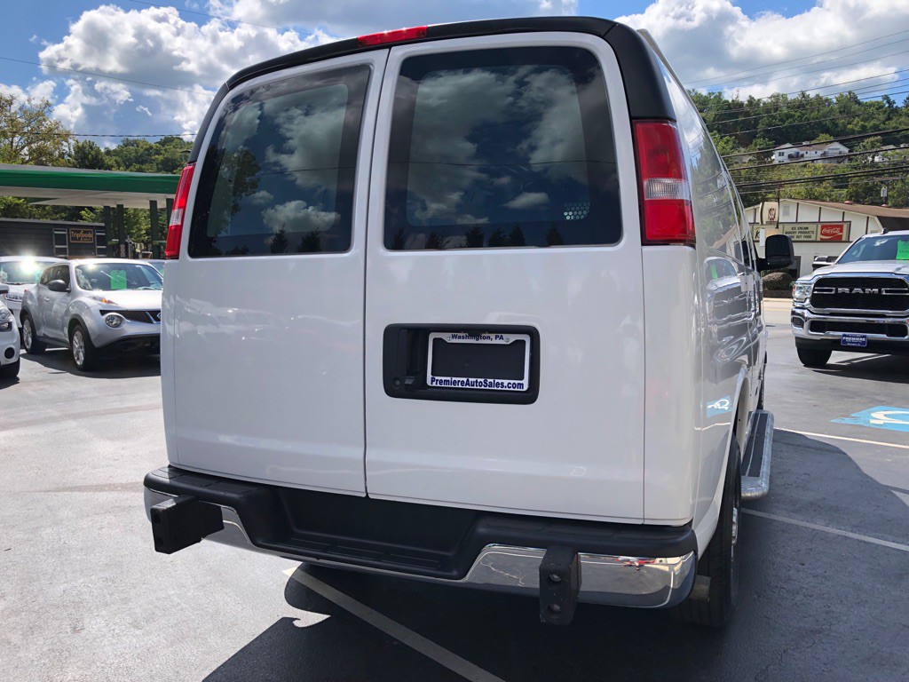 2023 Chevrolet Express Image 4