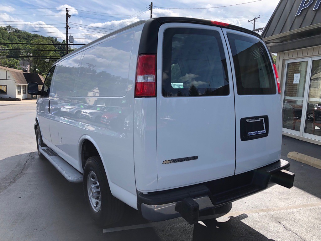 2023 Chevrolet Express Image 3