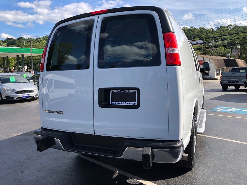 2023 Chevrolet Express Image 4