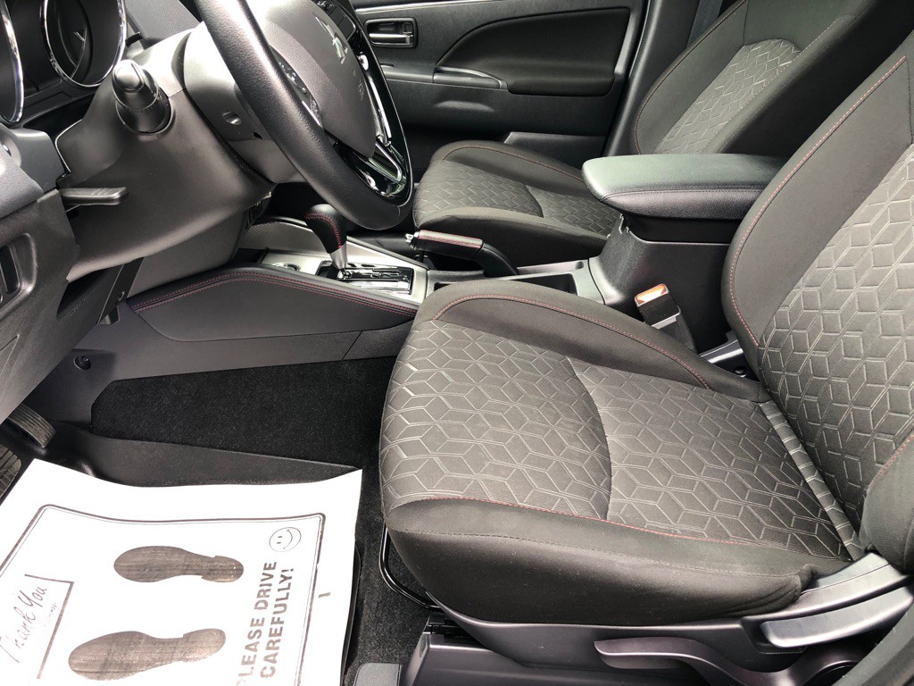 2022 Mitsubishi Outlander Image 16