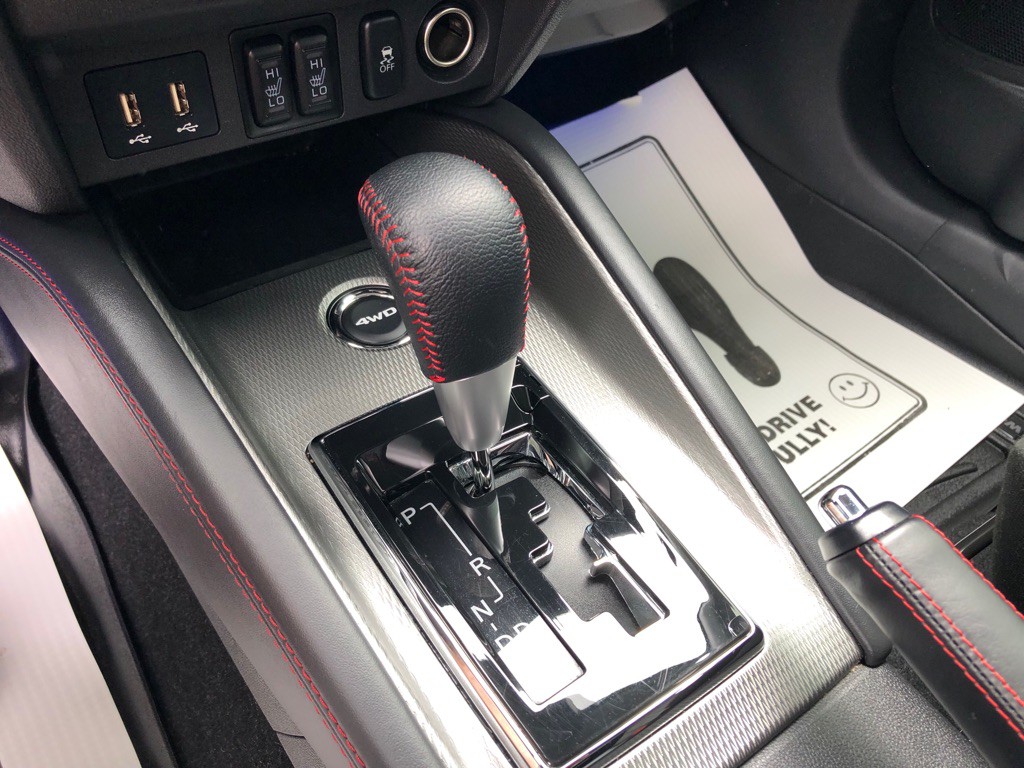 2022 Mitsubishi Outlander Image 24