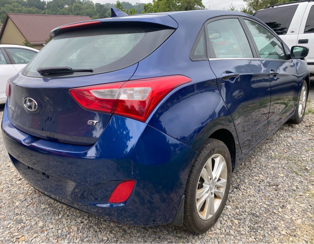 2013 Hyundai Elantra Image 2