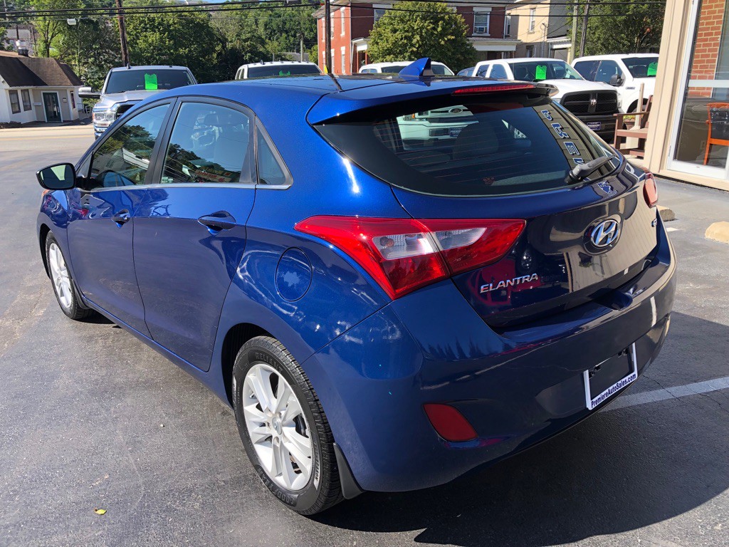 2013 Hyundai Elantra Image 3