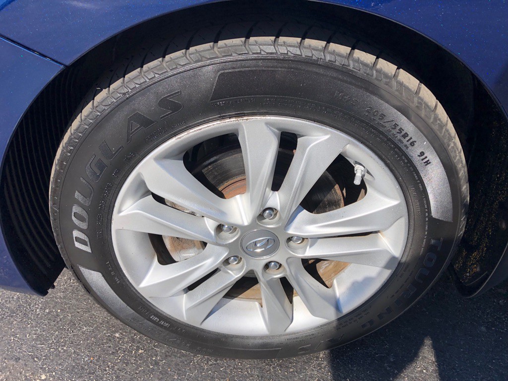 2013 Hyundai Elantra Image 9