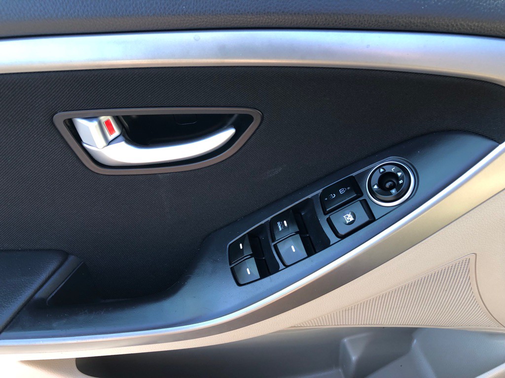 2013 Hyundai Elantra Image 14