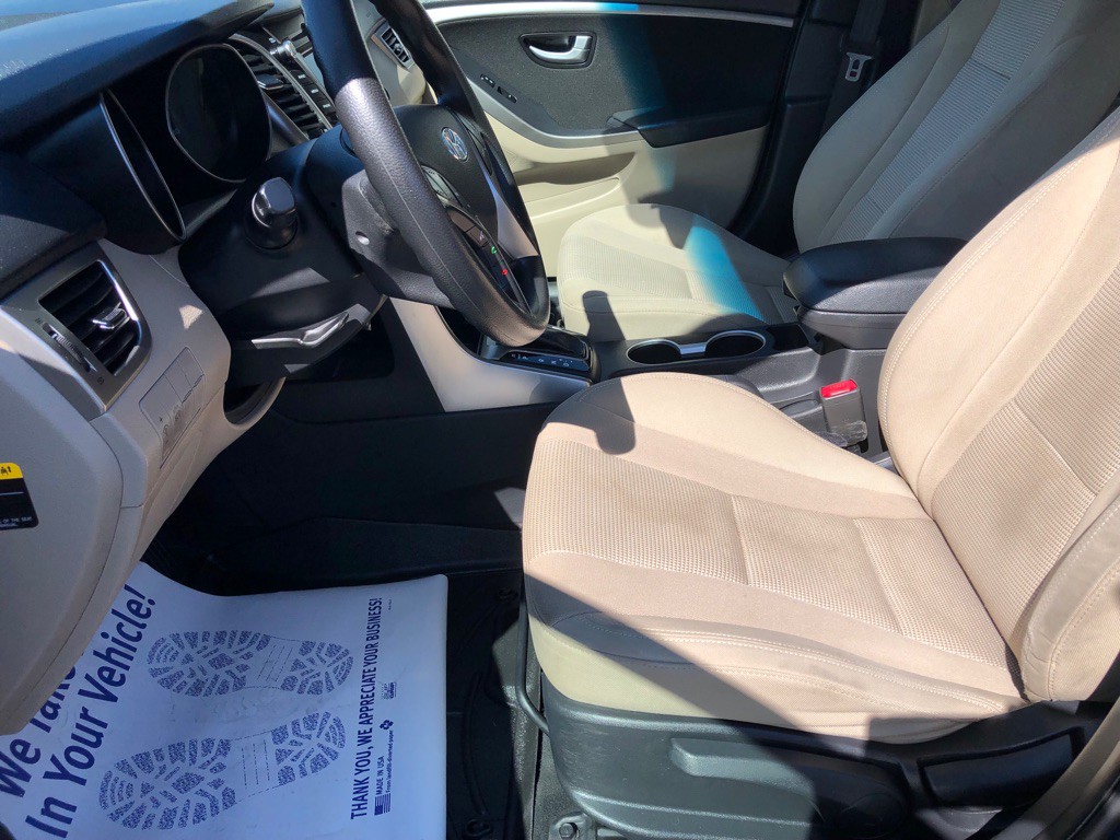 2013 Hyundai Elantra Image 15