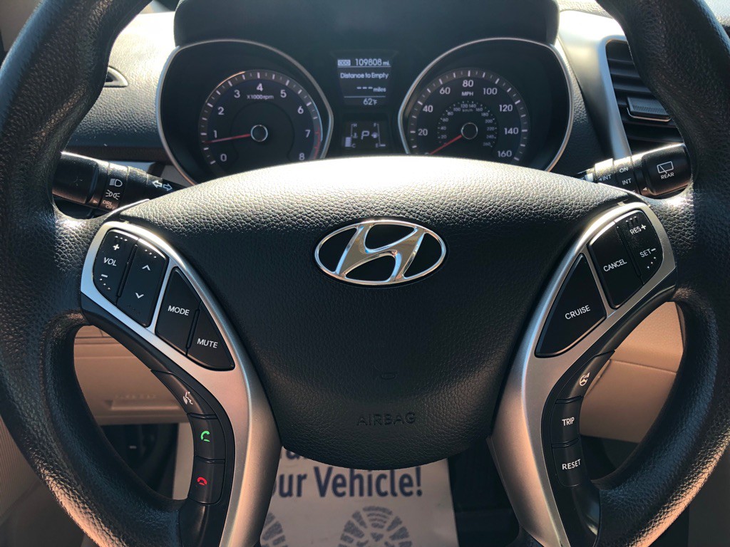 2013 Hyundai Elantra Image 23