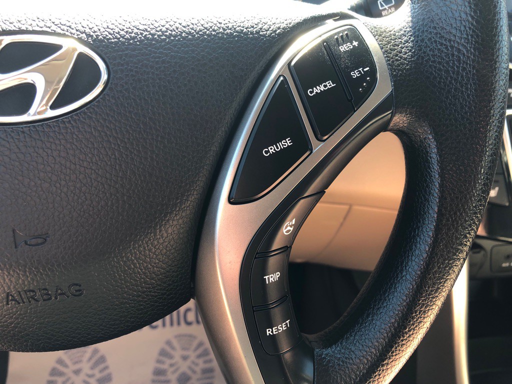 2013 Hyundai Elantra Image 24