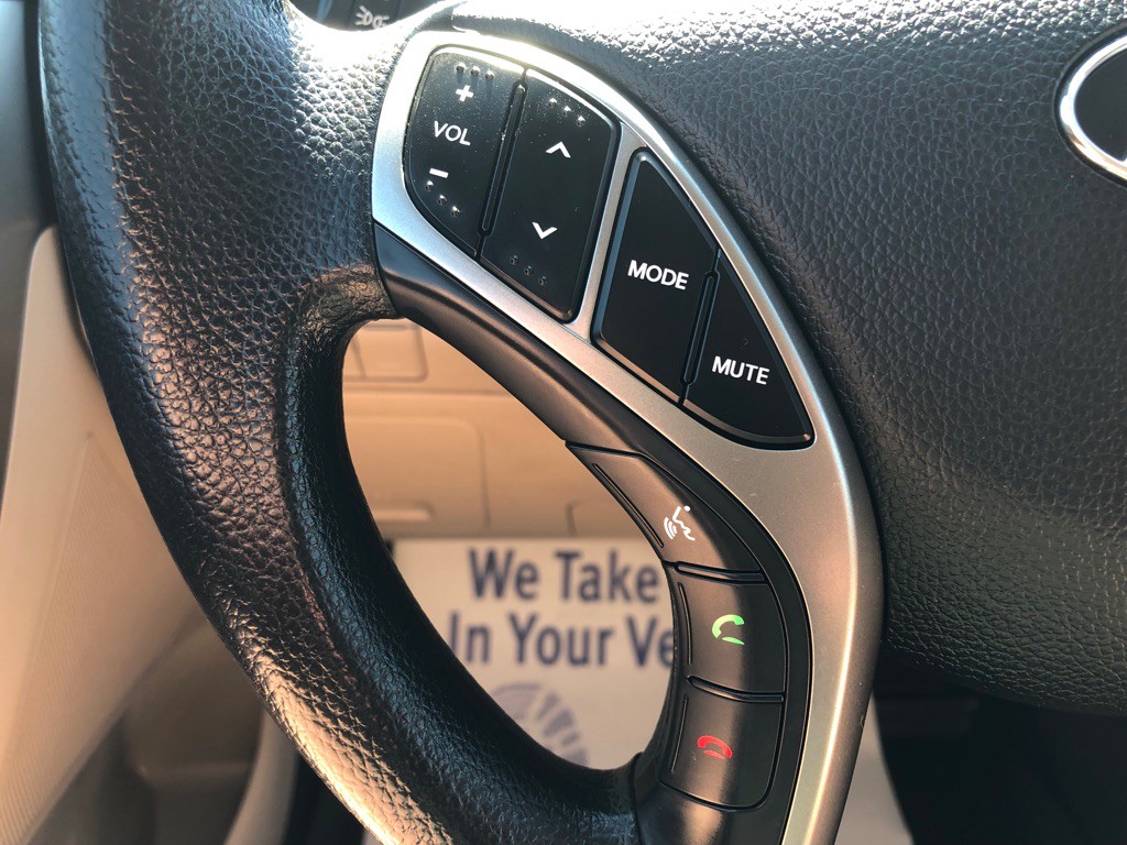 2013 Hyundai Elantra Image 25