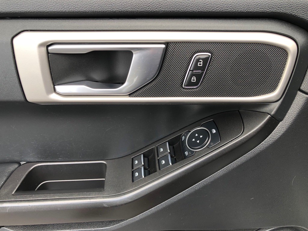 2020 Ford Explorer Image 17