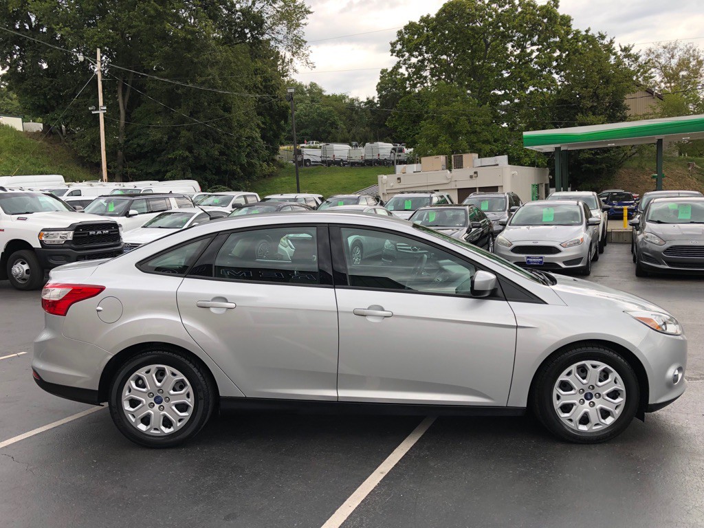 2012 Ford Focus Image 6