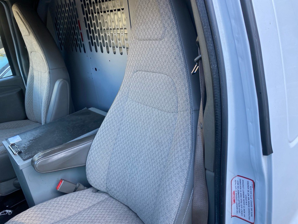 2018 Chevrolet Express Image 3