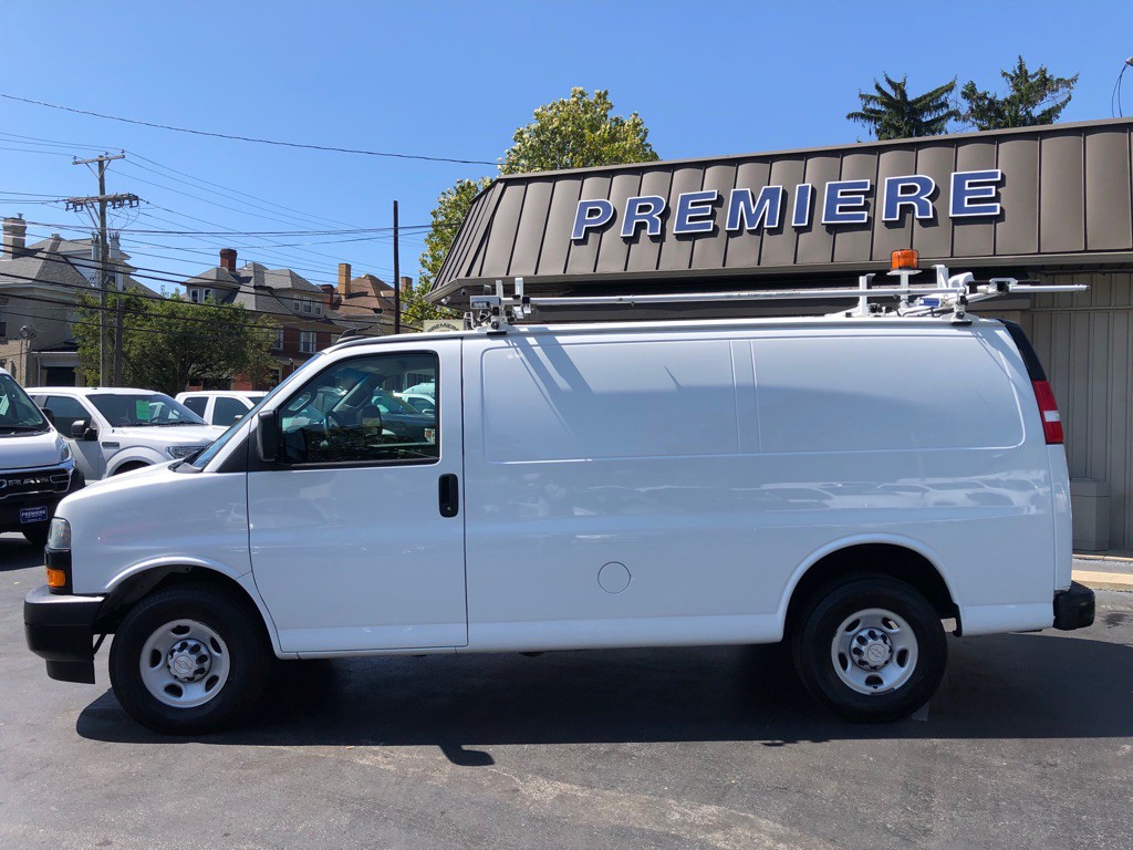 2018 Chevrolet Express Image 2