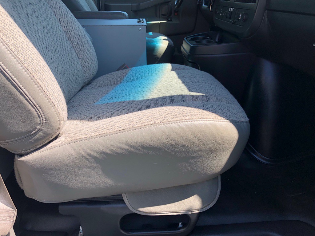 2018 Chevrolet Express Image 24