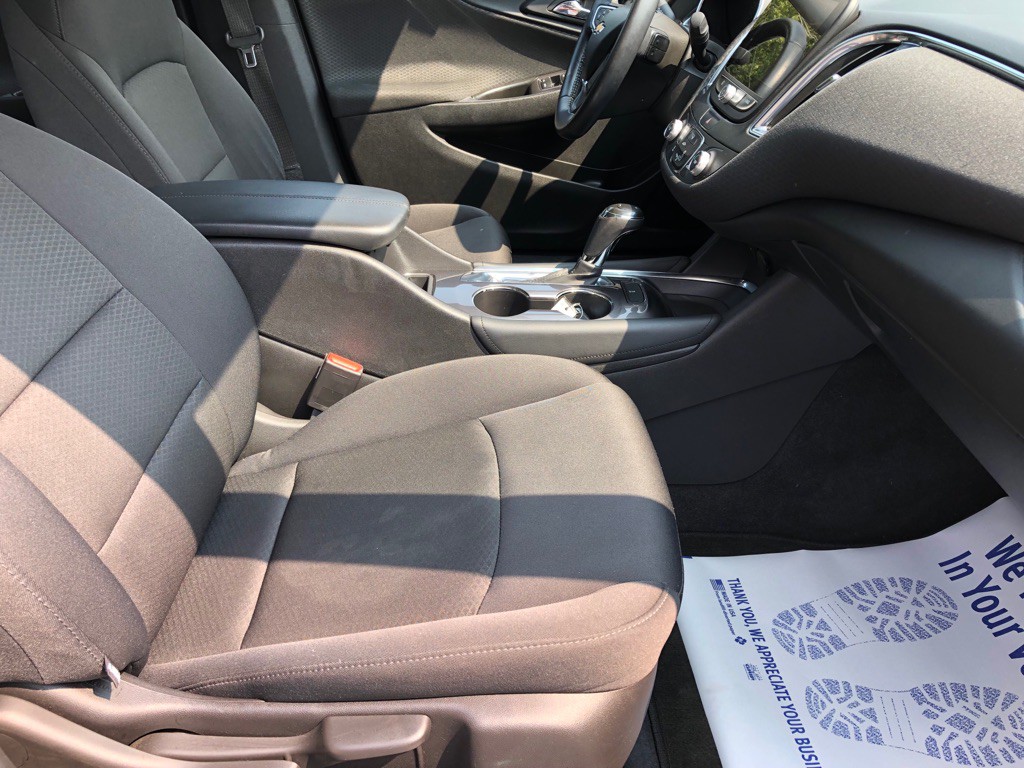 2016 Chevrolet Malibu Image 25