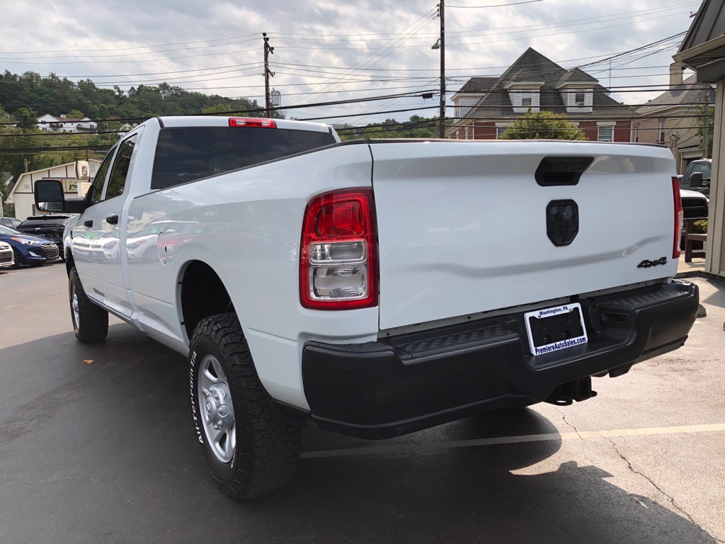 2024 RAM 3500 Image 3