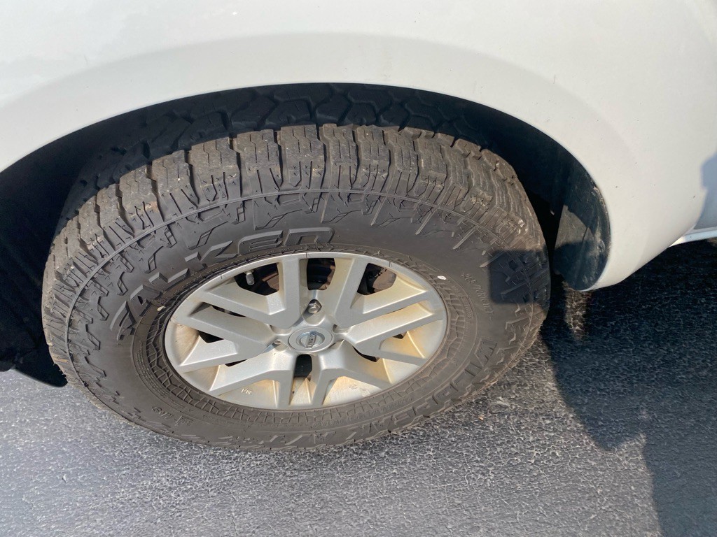 2019 Nissan Frontier Image 2