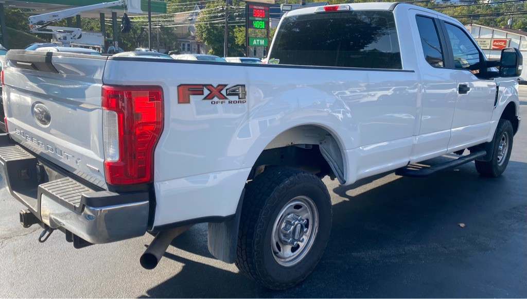 2017 Ford F-250 Image 2